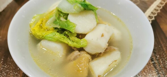 山药老鸭汤，放了小白菜
