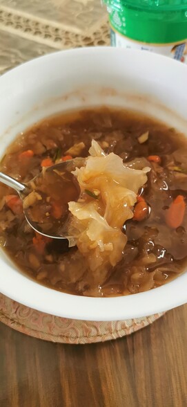 枸杞银耳红枣莲子